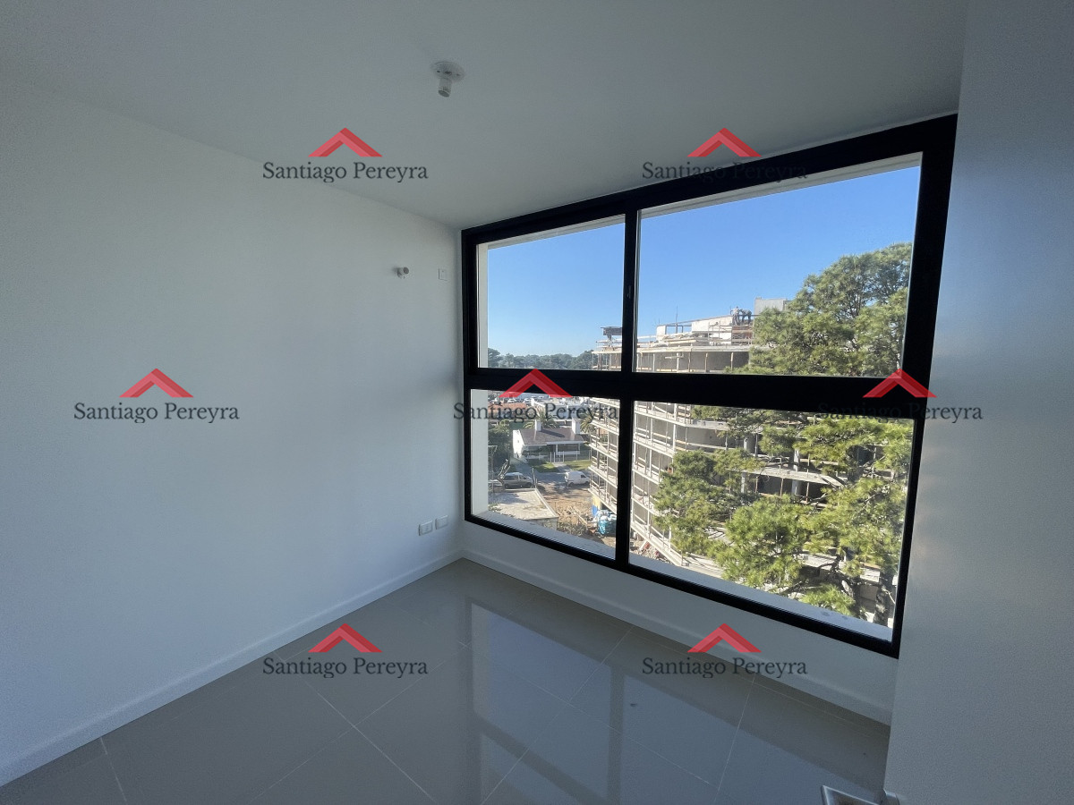 Apartamento ID.15276 - Espectacular Apartamento de tres dormitorios y dos baños en Edificio nuevo
