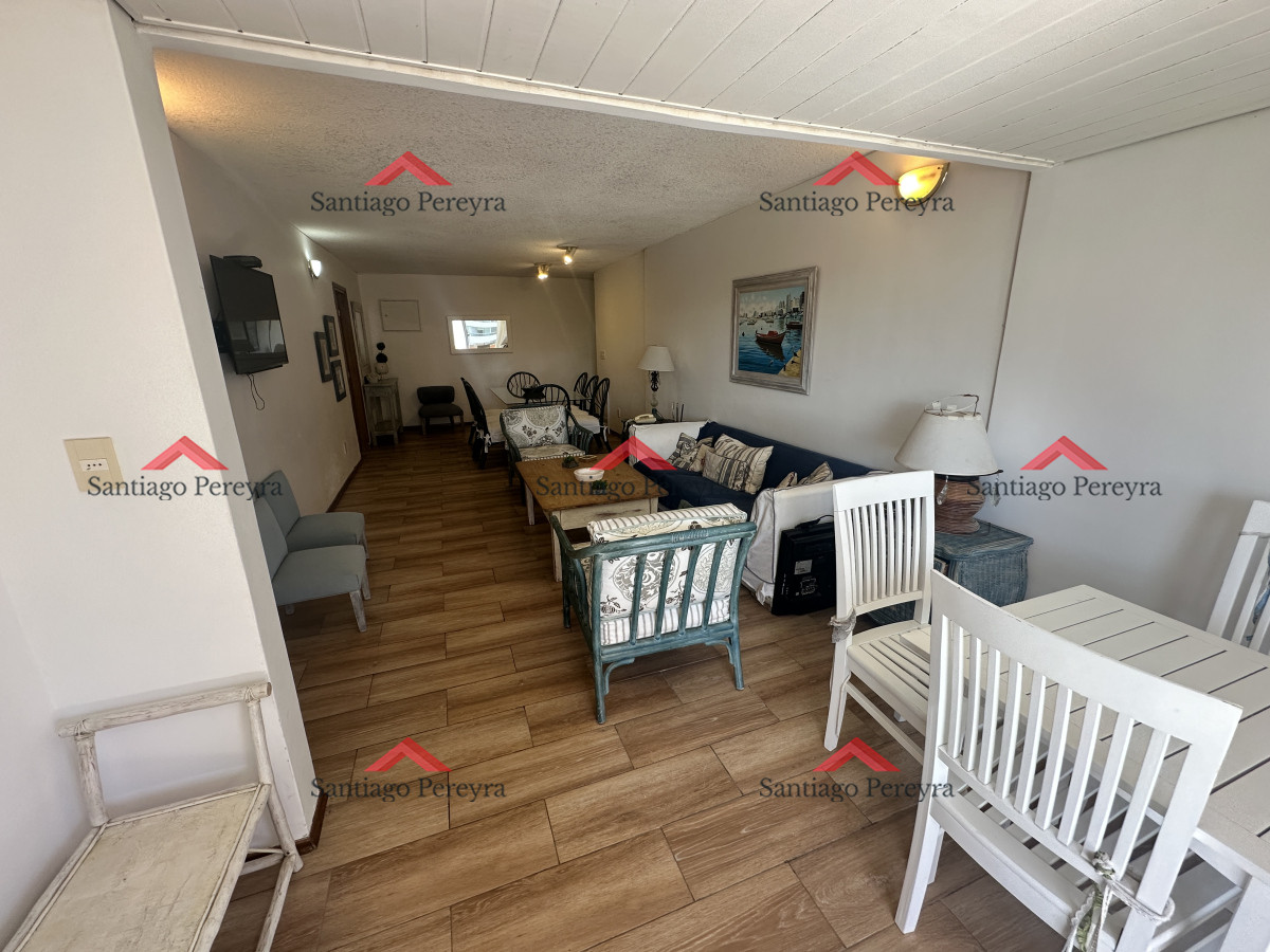 Apartamento ID.16177 - Apartamento de 2 dormitorios y dependencia en brava a metros del mar 
