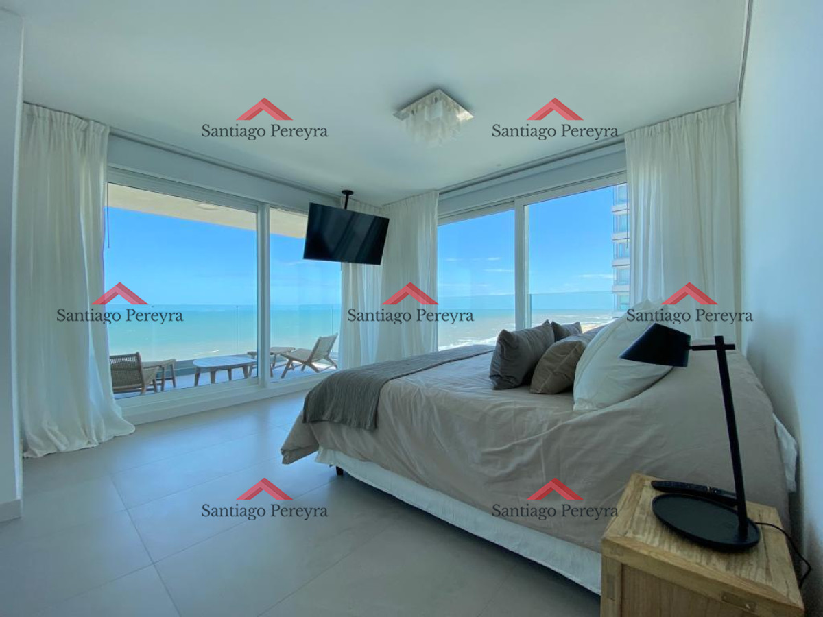 Apartamento ID.15752 - Apartamento de 3 dormitorios en torre de Categoria frente al mar 