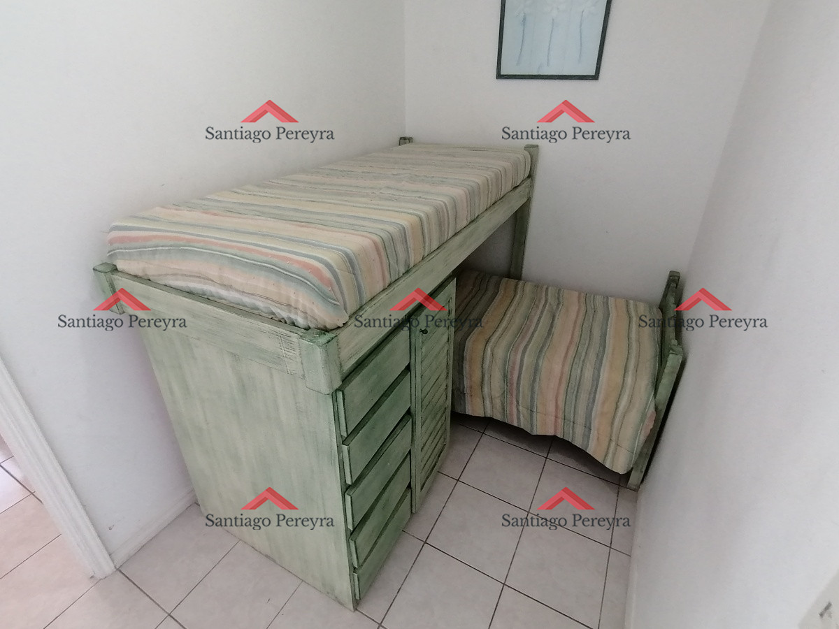 Apartamento ID.720 - Apartamento en venta de 1 dormitorio y medio con vista al mar!!!