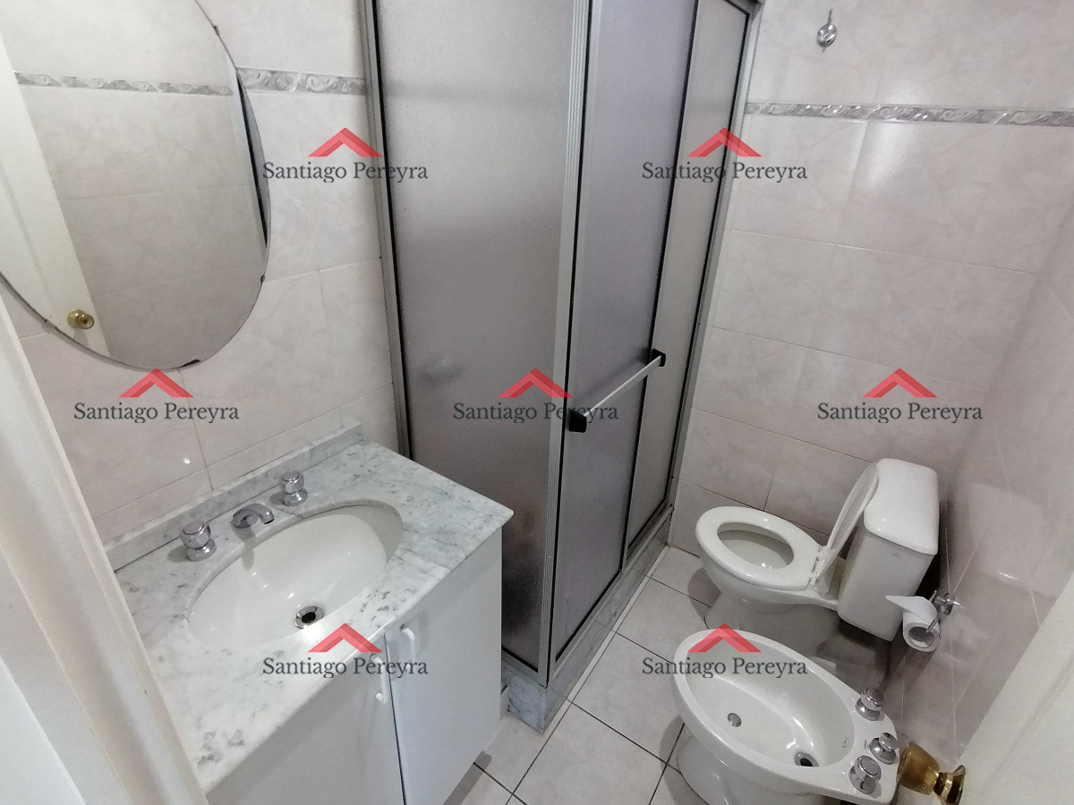 Apartamento ID.720 - Apartamento en venta de 1 dormitorio y medio con vista al mar!!!