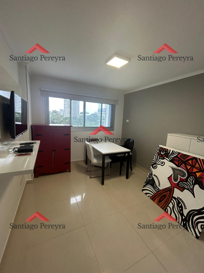 Apartamento ID.15862 - Apartamento de 2 dormitorios en torre de categoría a 1 cuadra de Playa Mansa