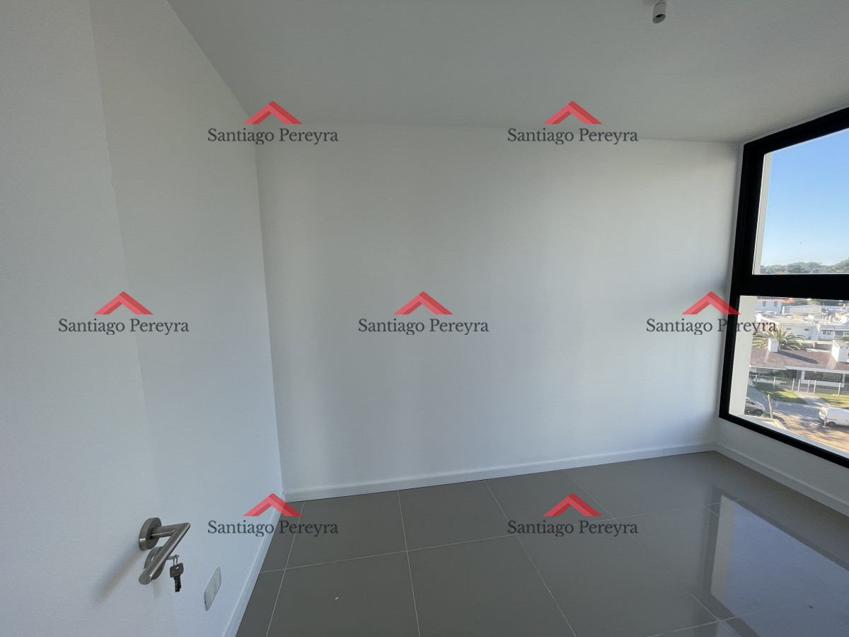 Apartamento ID.15276 - Espectacular Apartamento de tres dormitorios y dos baños en Edificio nuevo