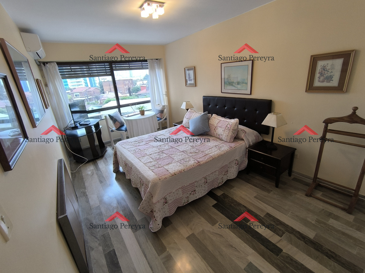 Apartamento ID.16370 - Apartamento de 3 dormitorios en alquiler anual Punta Del Este