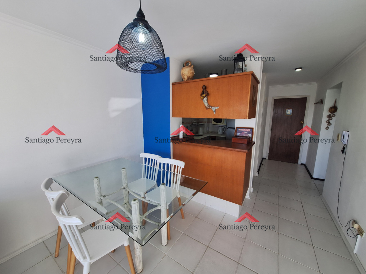 Apartamento ID.423 - Apartamento en venta de dos dormitorios con vista a playa mansa
