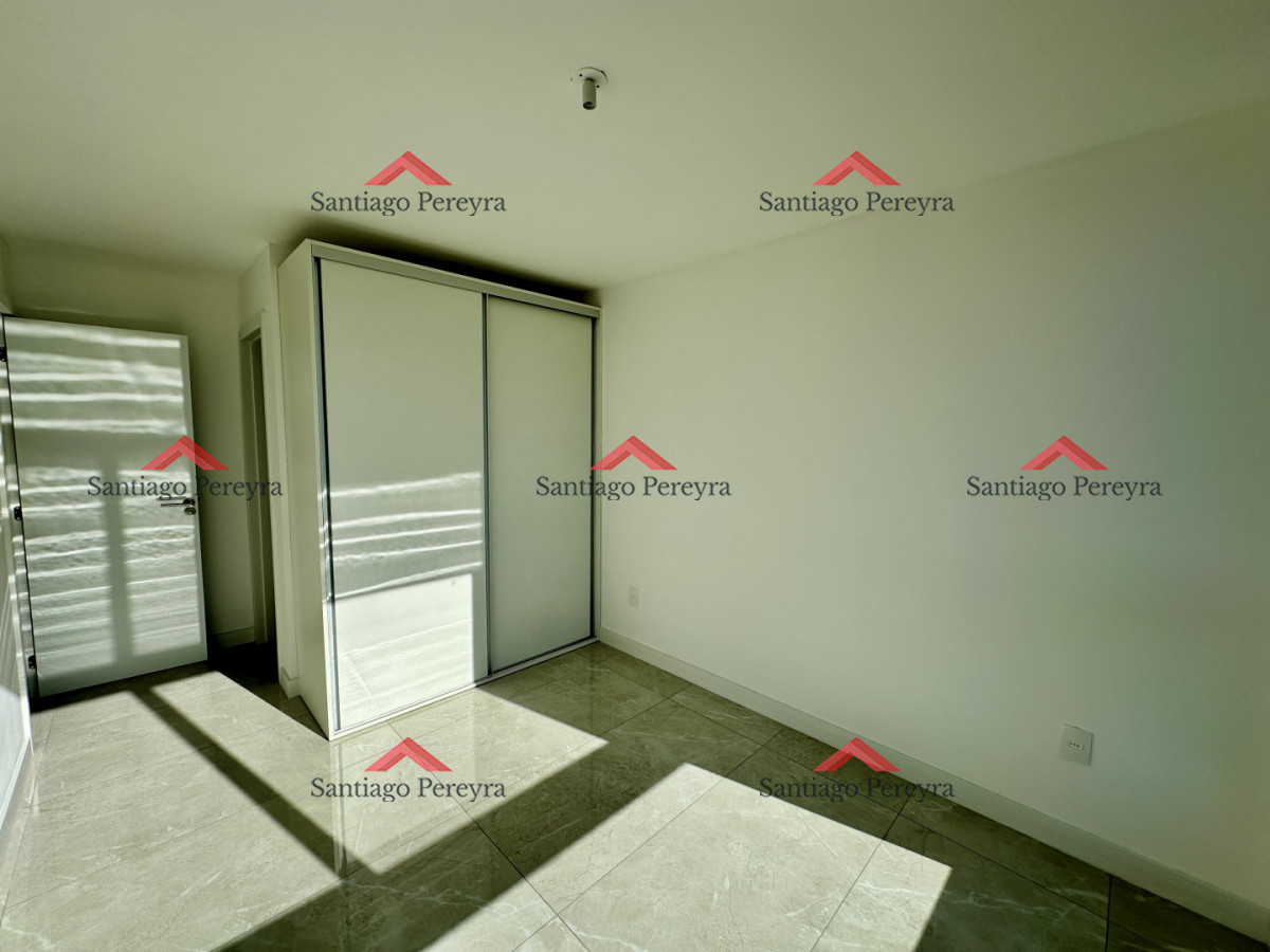 Apartamento ID.17032 - Dos dormitorios y dos baños en venta, zona Shopping Punta