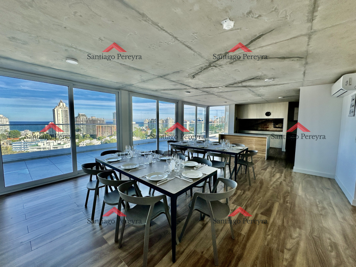 Apartamento ID.17032 - Dos dormitorios y dos baños en venta, zona Shopping Punta