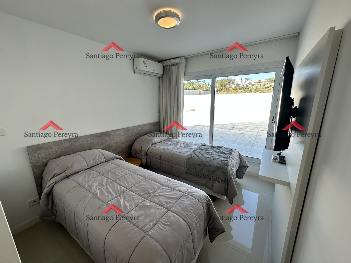 Apartamento ID.15750 - Hermoso apartamento con amplia terraza propia y patio propio