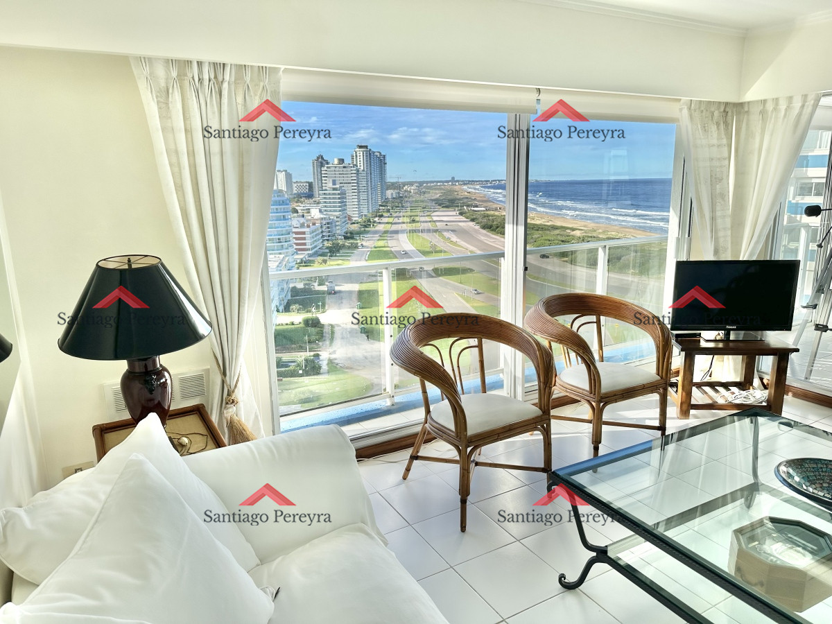 Apartamento ID.2946 - Amplia planta a pasos del mar en Playa Brava