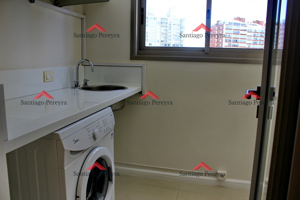 Apartamento ID.11438 - Apartamento de 3 dormitorios, primera linea frente al mar, en alquiler y venta, Punta del Este