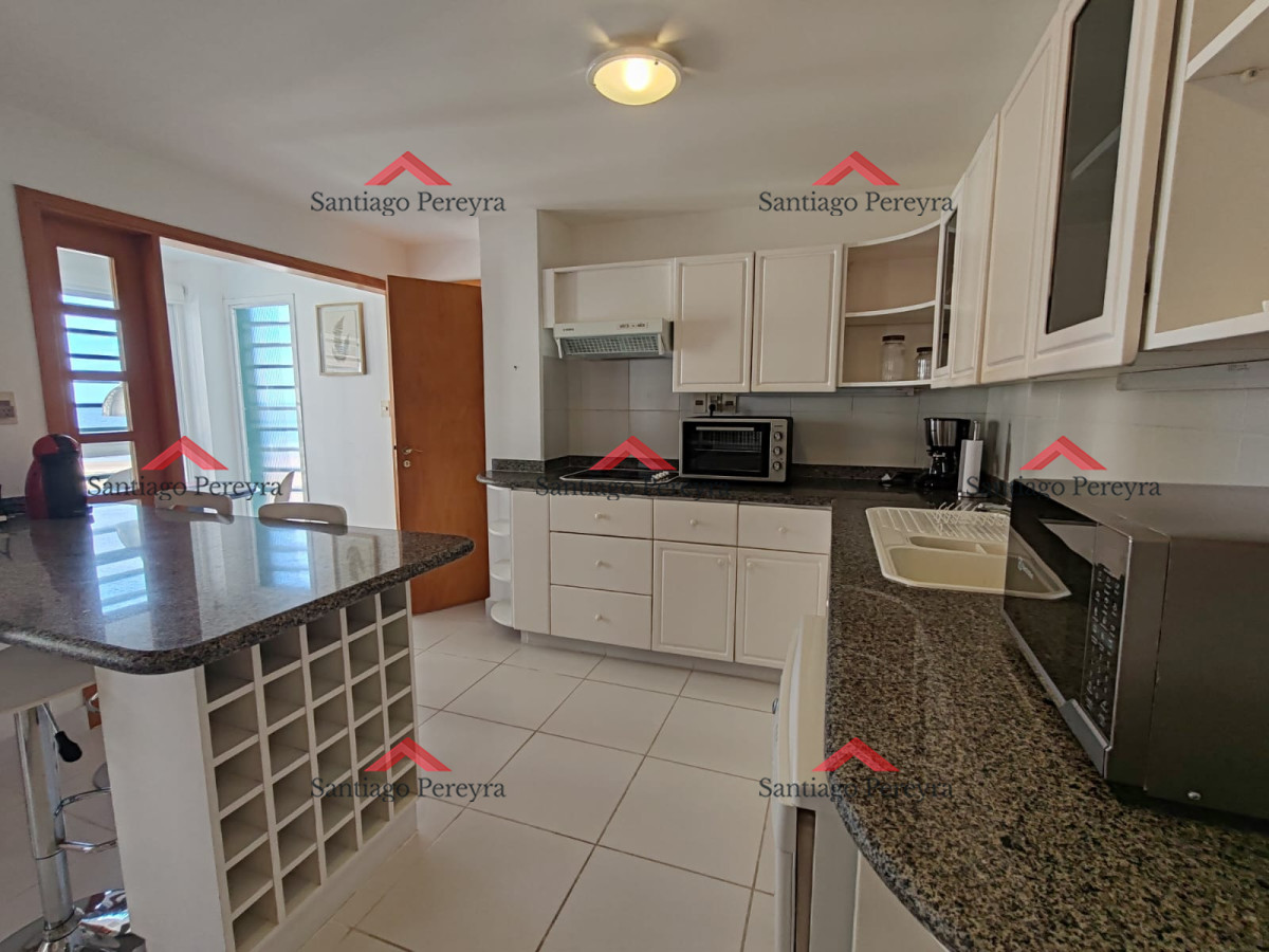 Apartamento ID.15822 - Primera linea 3 dormitorios y dependencia
