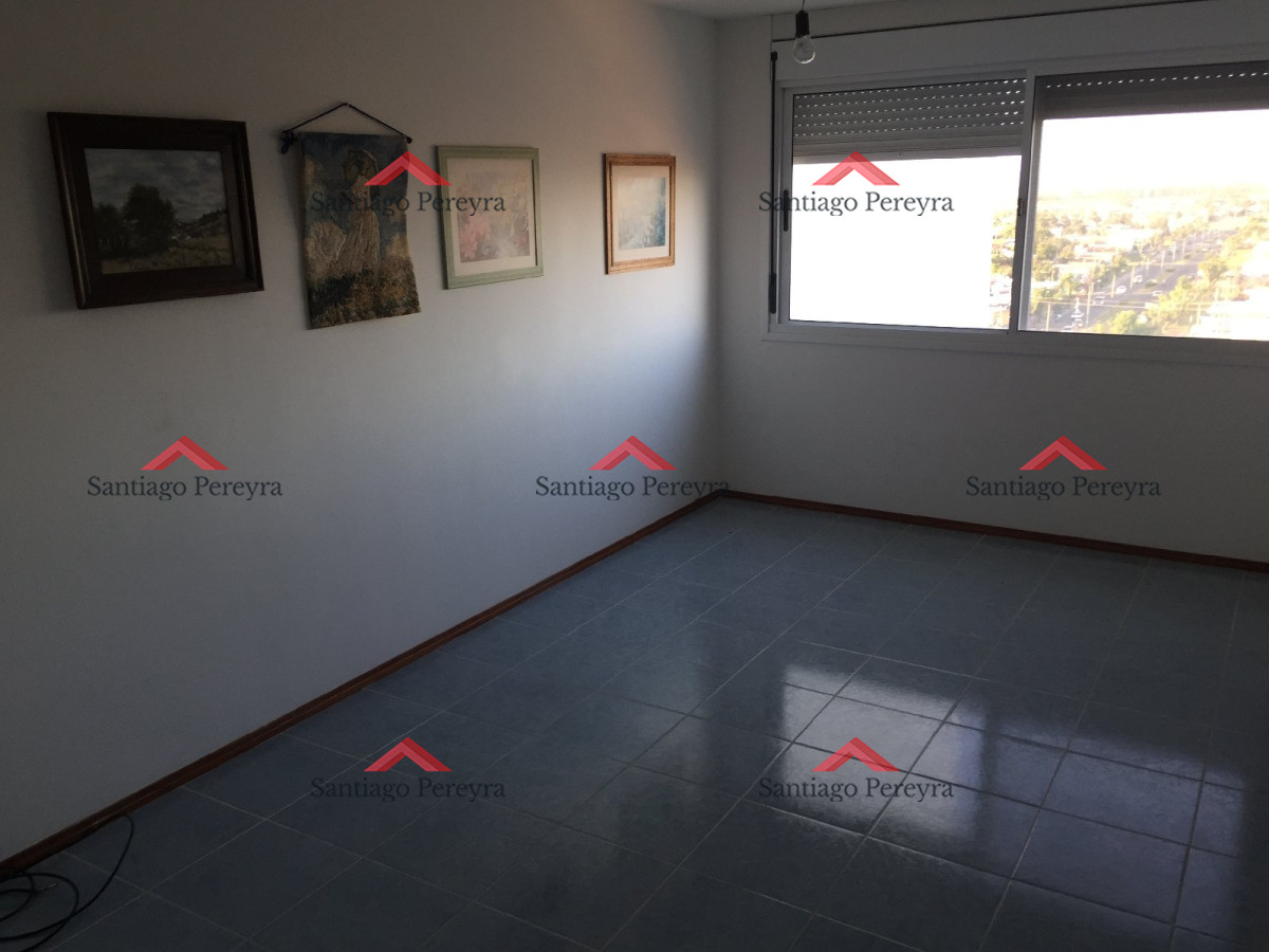 Apartamento ID.3612 - Edificio sobre Avenida, excelente ubicacion.