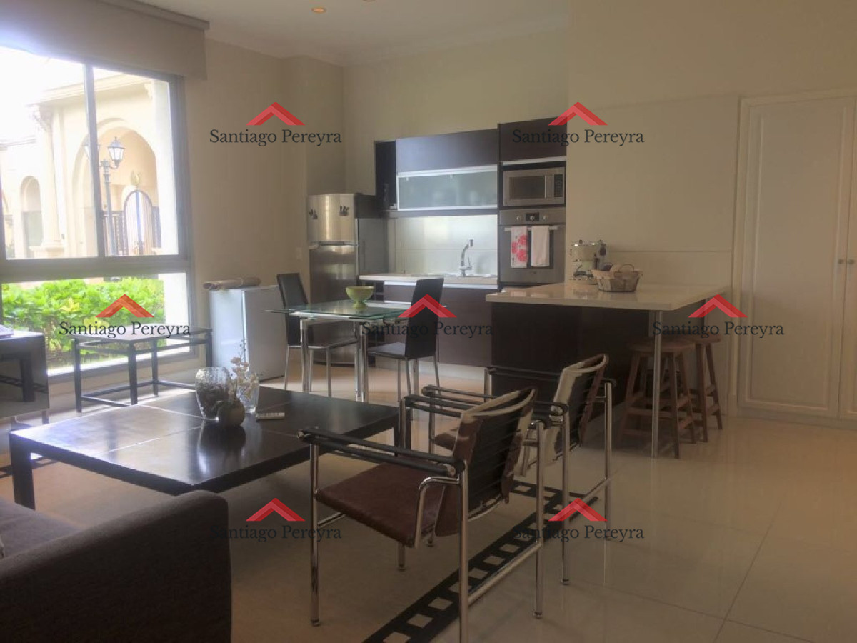 Apartamento ID.4999 - Unico departamento de un dormitorio en edificio de categoria, sobre playa brava con 2 garages,