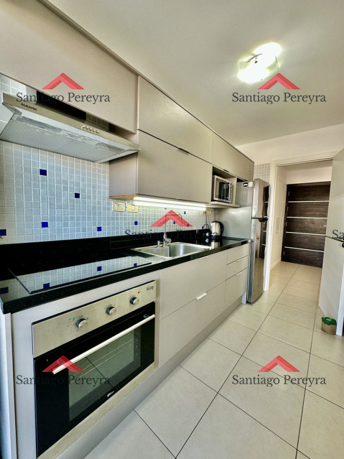 Apartamento ID.16990 - Hermoso apartamento de 2 dormitorios con parrillero propio y vista a playa brava