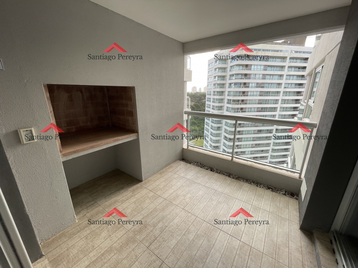 Apartamento ID.6945 - Edificio de categoría en Playa Brava