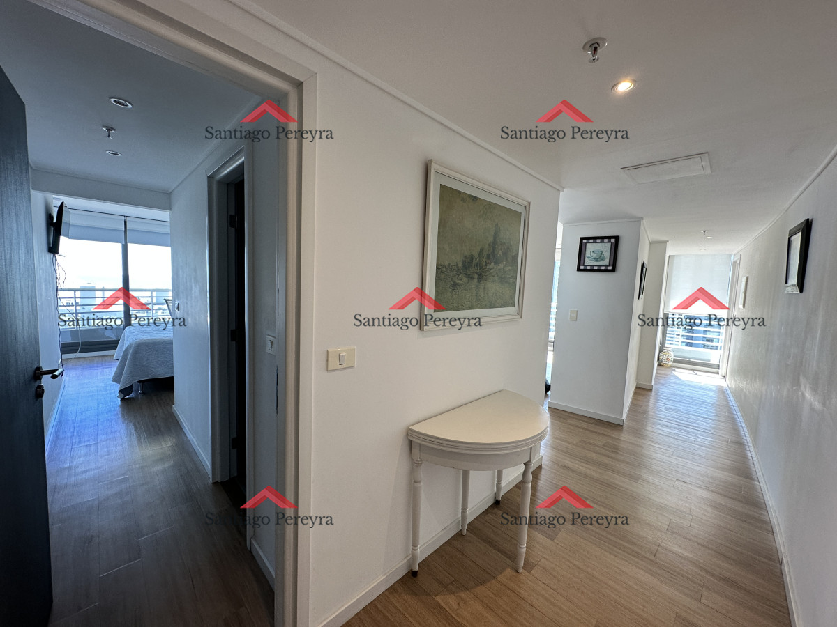 Apartamento ID.16377 - Dos dormitorios en venta con vista a playa mansa