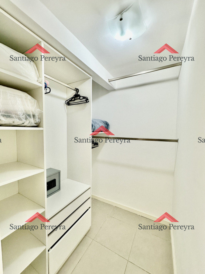 Apartamento ID.16990 - Hermoso apartamento de 2 dormitorios con parrillero propio y vista a playa brava