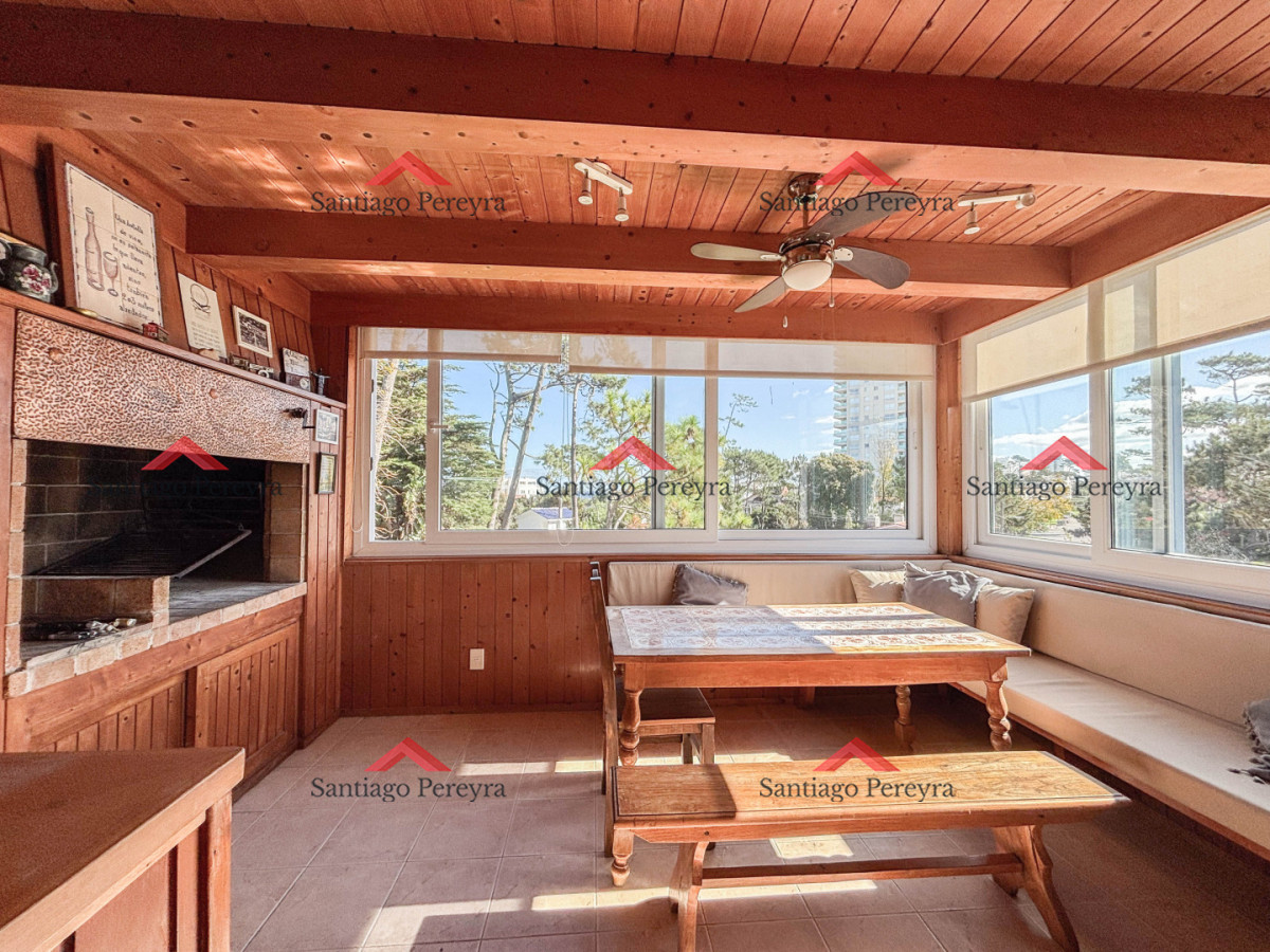 Apartamento ID.6982 - Pent House a una cuadra de la playa mansa con barbacoa propia y tres cocheras 
