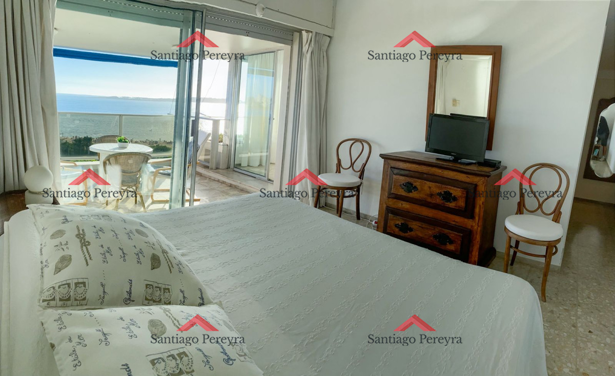 Apartamento ID.15677 - Espectacular apartamento sobre Playa Mansa con hermosa vista al mar