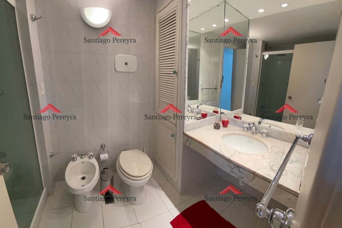 Apartamento ID.15677 - Espectacular apartamento sobre Playa Mansa con hermosa vista al mar