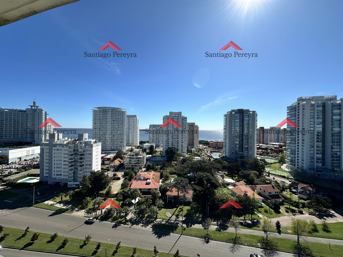 Apartamento ID.16377 - Dos dormitorios en venta con vista a playa mansa