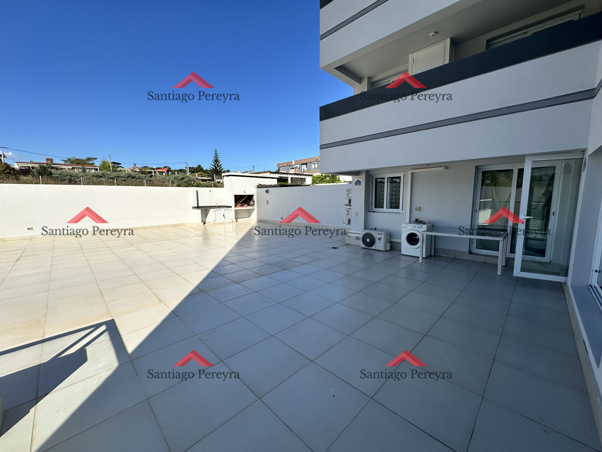 Apartamento ID.15750 - Hermoso apartamento con amplia terraza propia y patio propio
