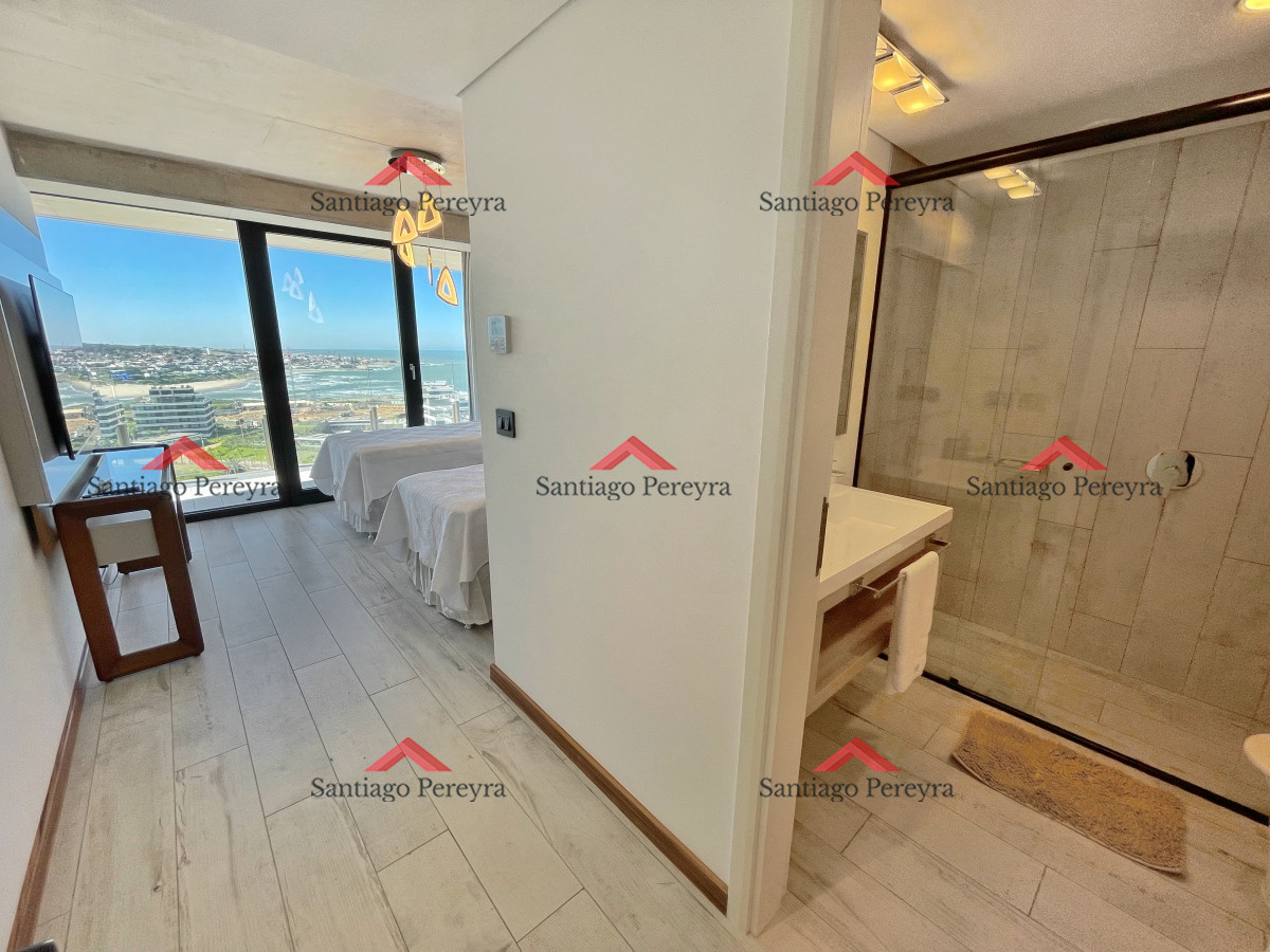 Apartamento ID.14389 - En alquiler, inigualable vista, 3 dormitorios en suite con amplia terraza, moderno, amplio y con todos los servicios, a pasos del mar