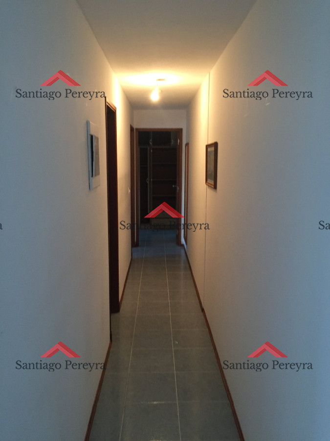 Apartamento ID.3612 - Edificio sobre Avenida, excelente ubicacion.