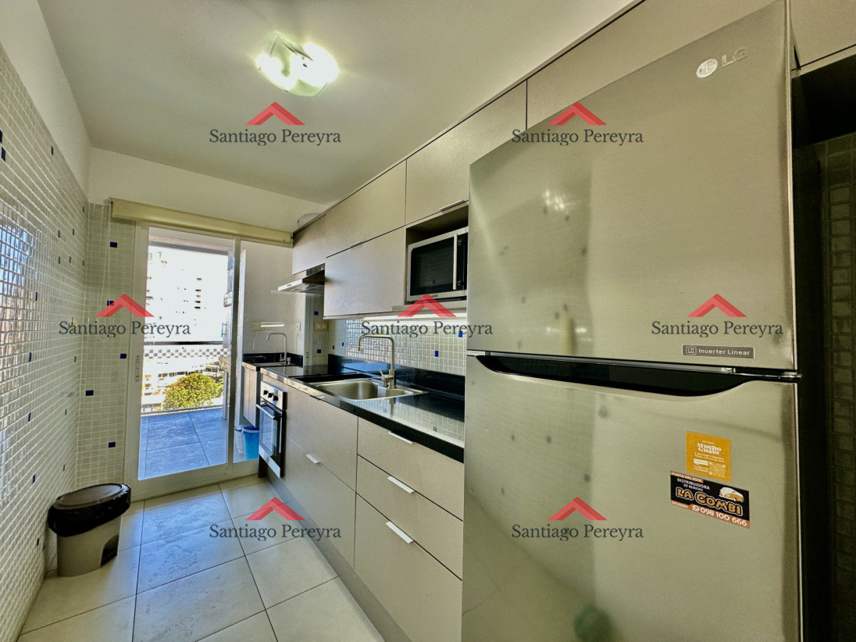 Apartamento ID.16990 - Hermoso apartamento de 2 dormitorios con parrillero propio y vista a playa brava