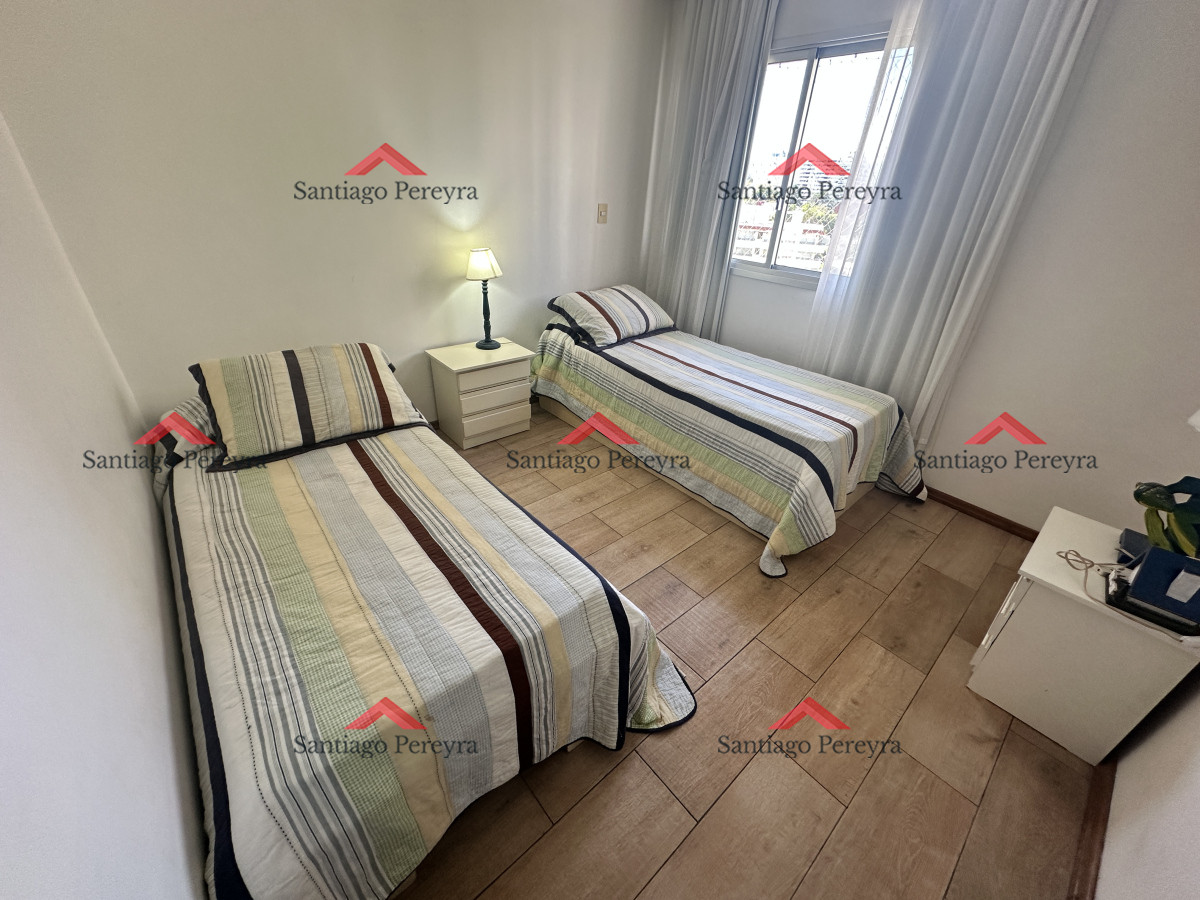 Apartamento ID.16177 - Apartamento de 2 dormitorios y dependencia en brava a metros del mar 