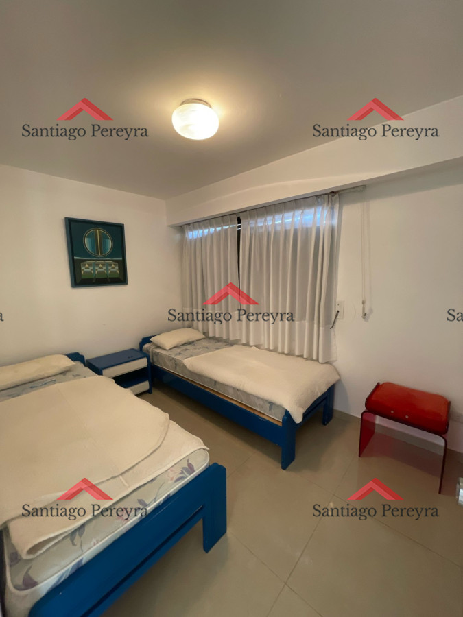 Apartamento ID.16381 - APARTAMENTOESQUINERO CON VISTA PLAYA MANSA Y BRAVA 