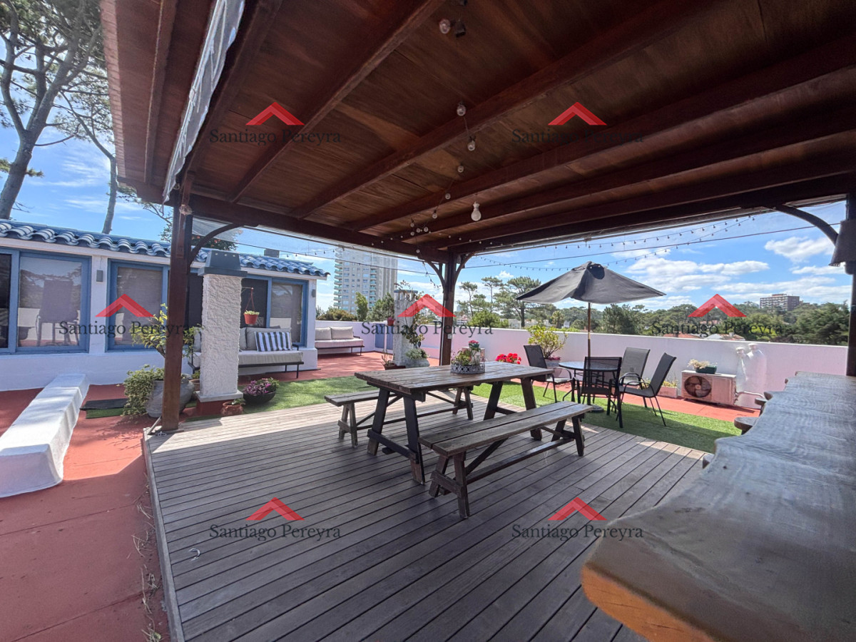 Apartamento ID.6982 - Pent House a una cuadra de la playa mansa con barbacoa propia y tres cocheras 