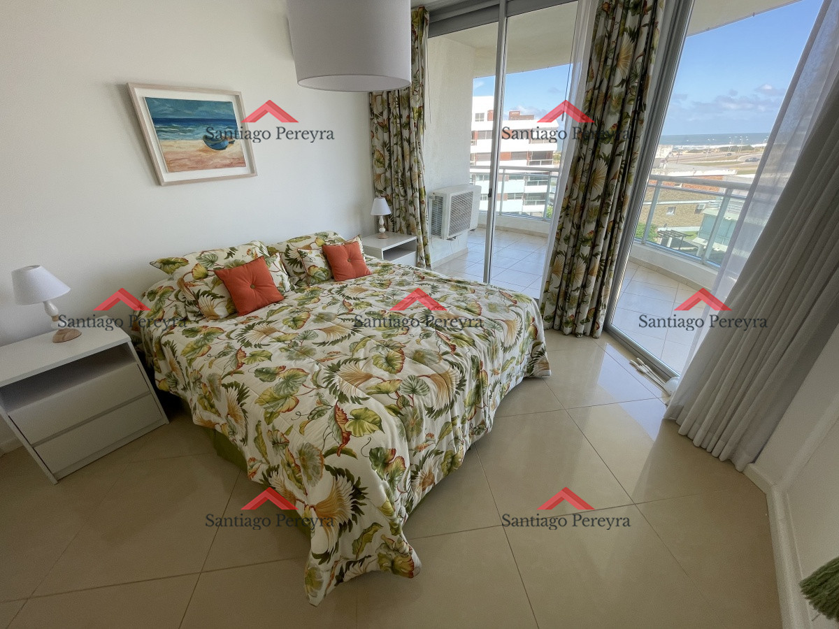 Apartamento ID.12858 - Amplio Apartamento de 3 dormitorios + dependencia a 100 metros Del Mar