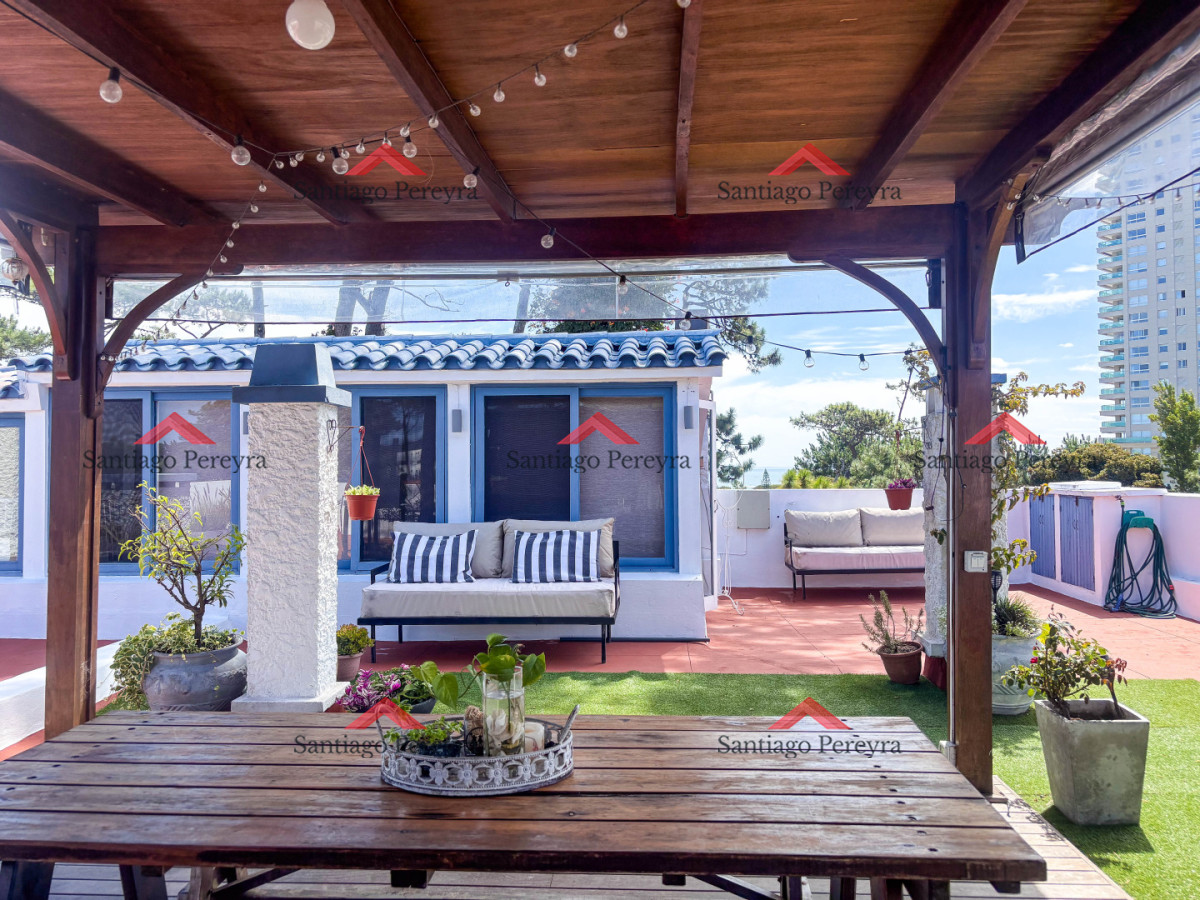 Apartamento ID.6982 - Pent House a una cuadra de la playa mansa con barbacoa propia y tres cocheras 