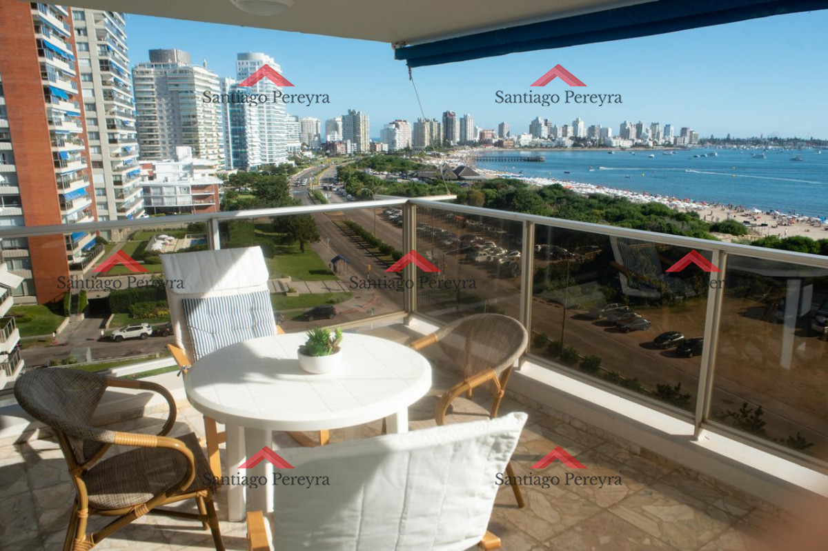 Apartamento ID.15677 - Espectacular apartamento sobre Playa Mansa con hermosa vista al mar
