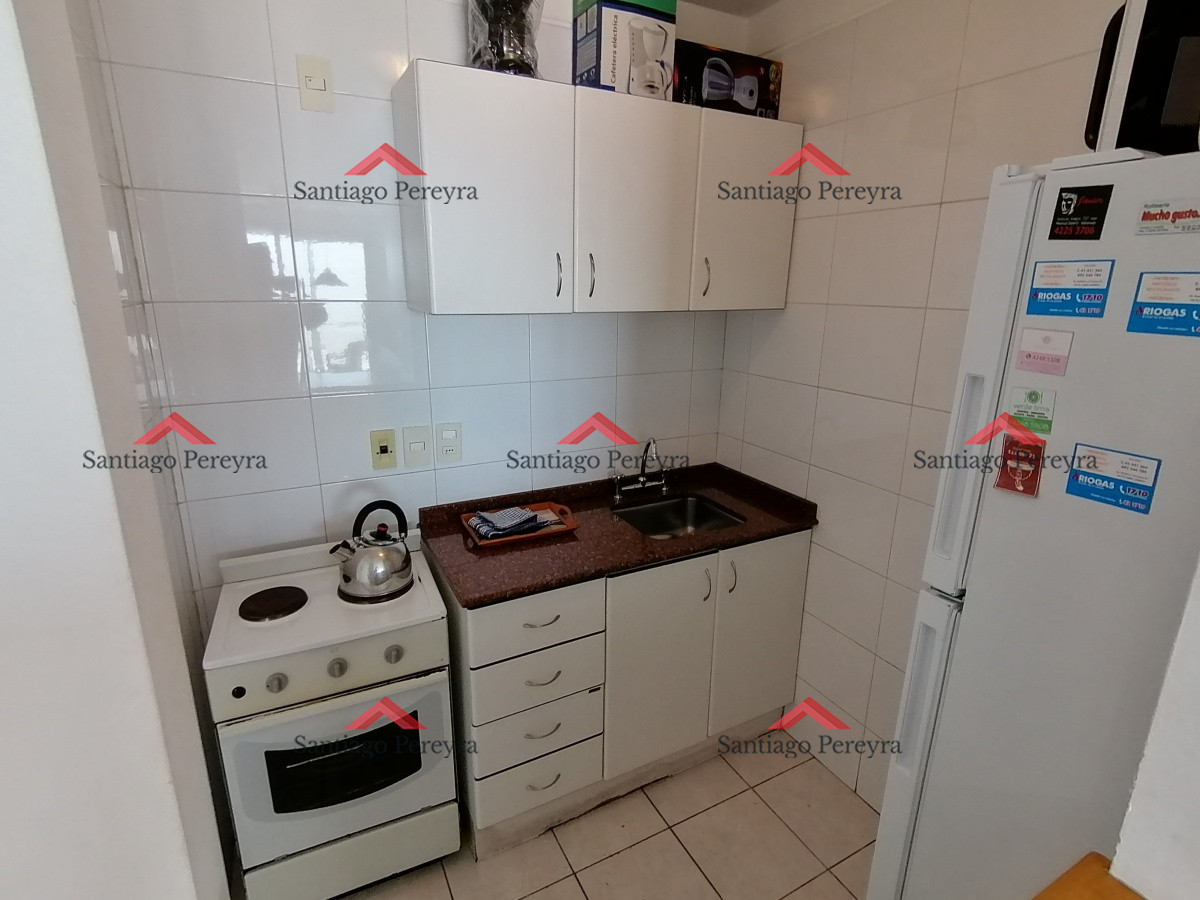 Apartamento ID.720 - Apartamento en venta de 1 dormitorio y medio con vista al mar!!!
