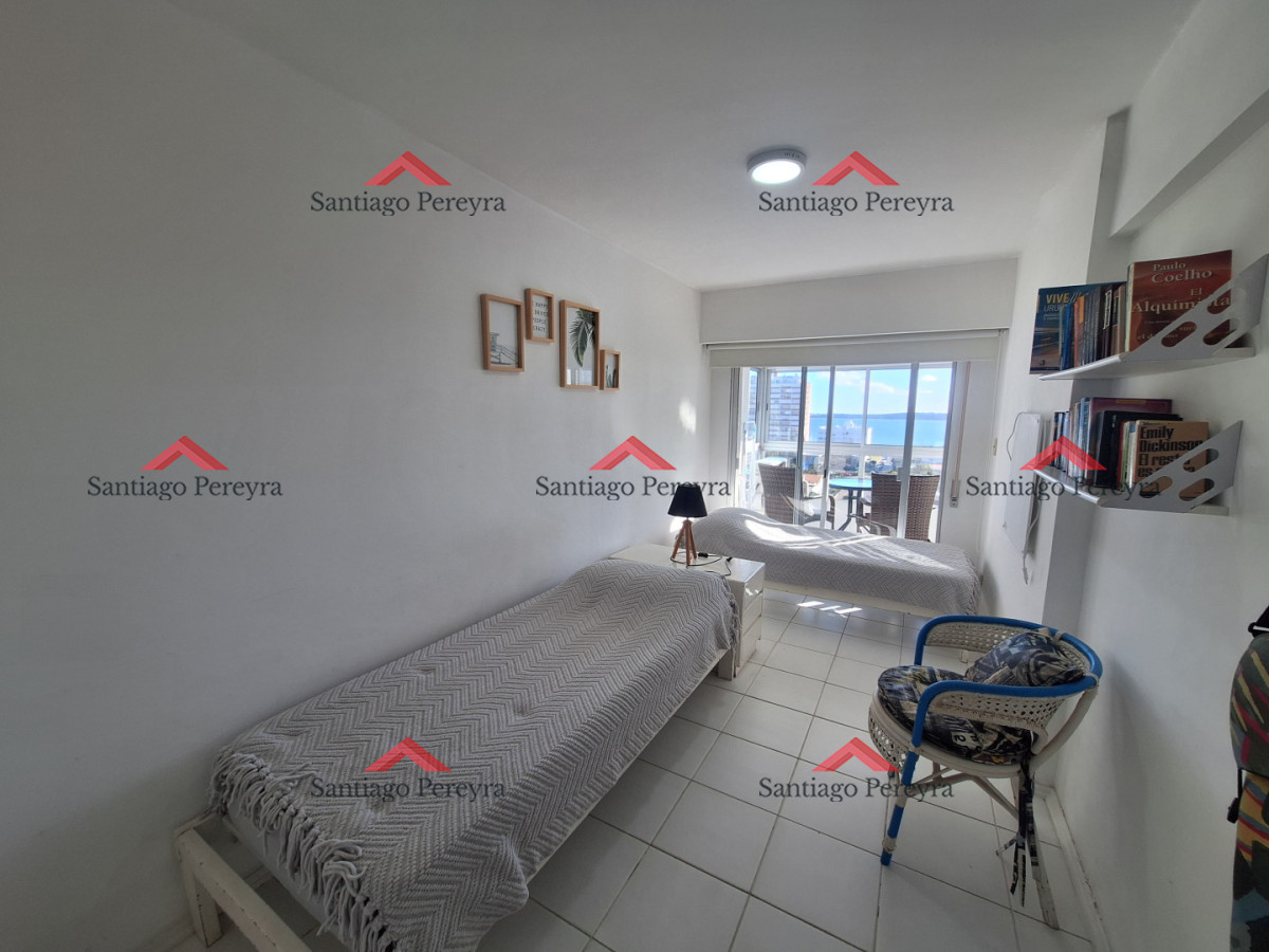 Apartamento ID.423 - Apartamento en venta de dos dormitorios con vista a playa mansa