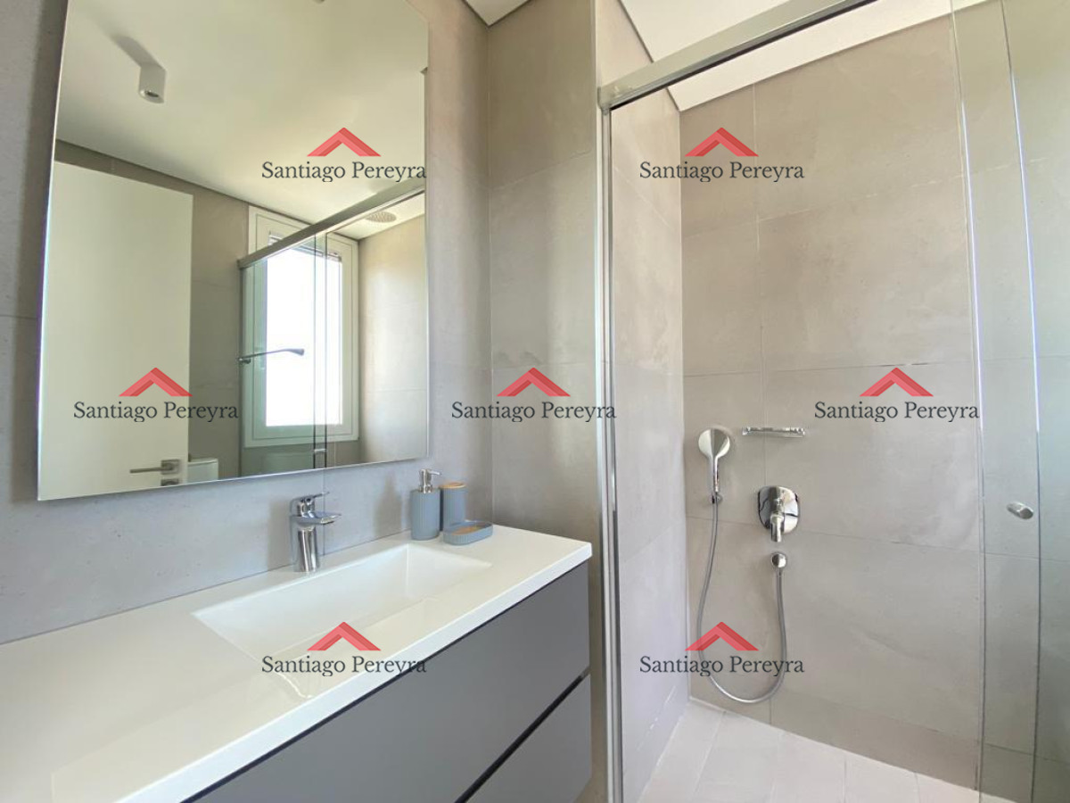 Apartamento ID.15752 - Apartamento de 3 dormitorios en torre de Categoria frente al mar 
