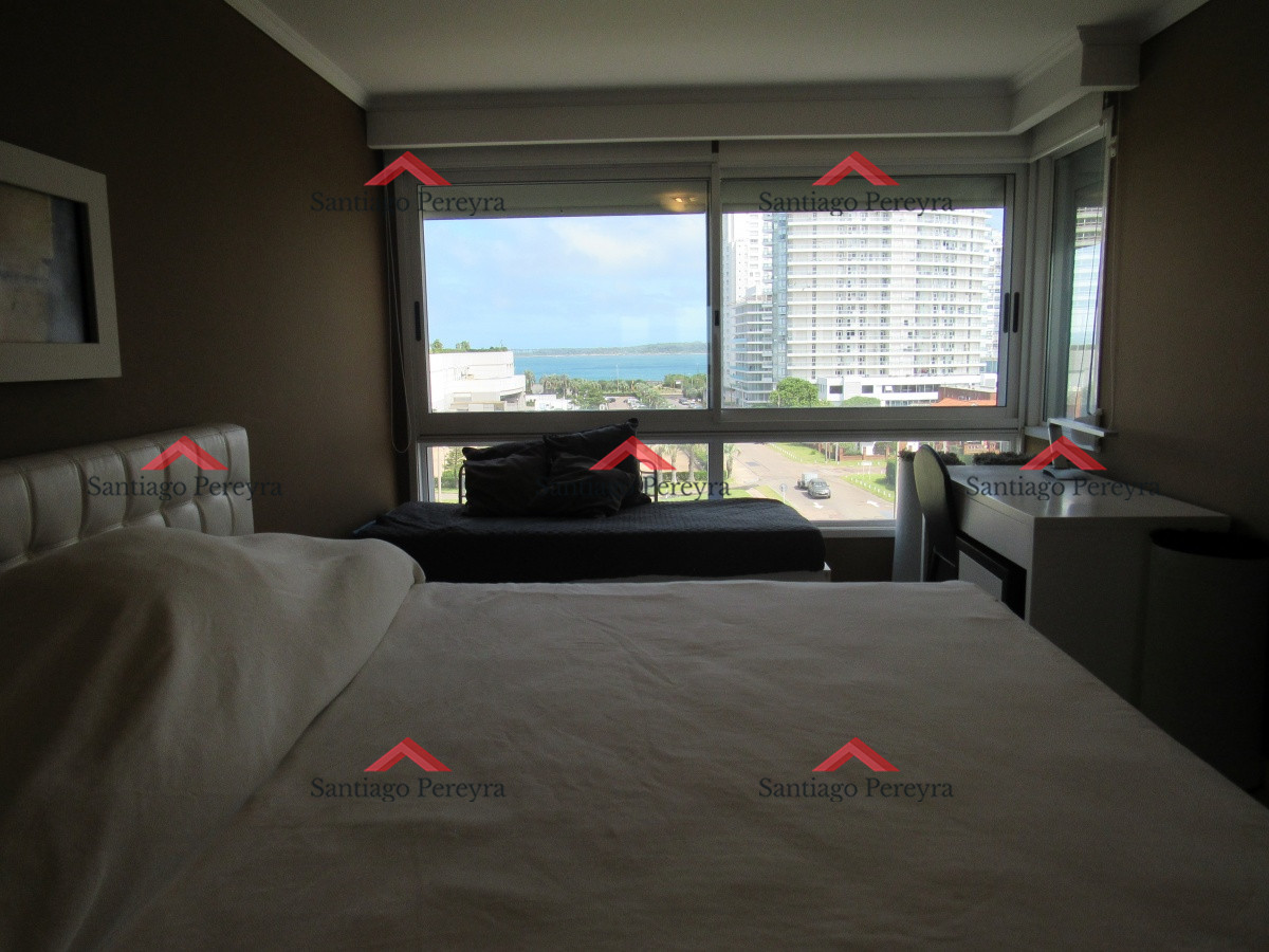Apartamento ID.6276 - Amplia planta con vista al mar en edificio de primera categoría