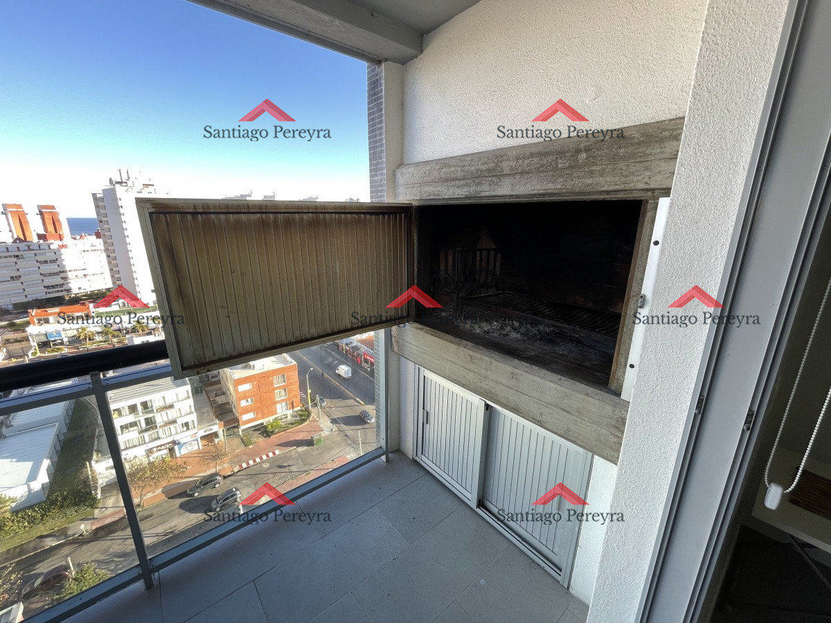 Apartamento ID.2086 - Alquiler a pasos de playa brava y mansa, 2 dormitorios, parrillero propio