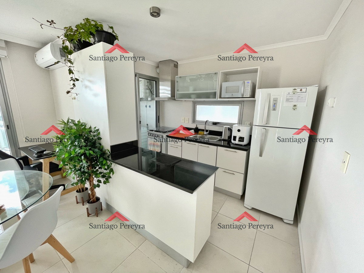 Apartamento ID.5056 - En alquiler de temporada, piso alto con amenities completos, terraza y garage, 1 dorm y medio y lavadero