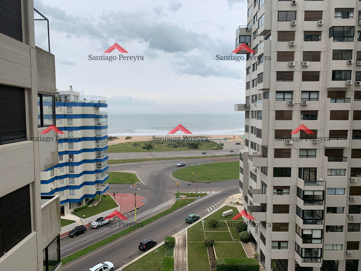 Apartamento ID.2693 - Apartamento en alquiler anual frente al Mar en Playa Brava