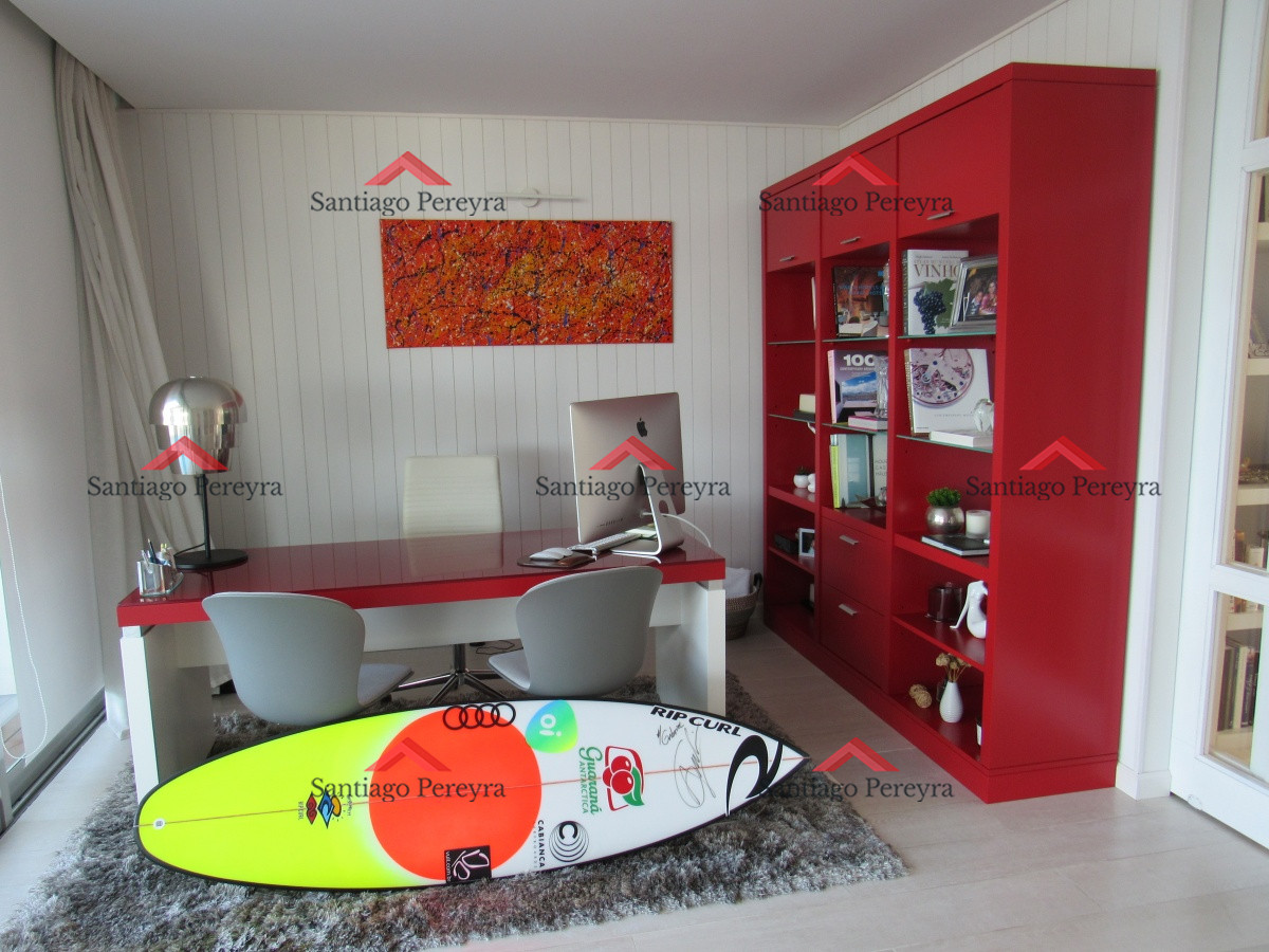 Apartamento ID.3300 - Espectacular Pent House primera linea de lujo en venta, piscina propia, 5 garages, barbacoa