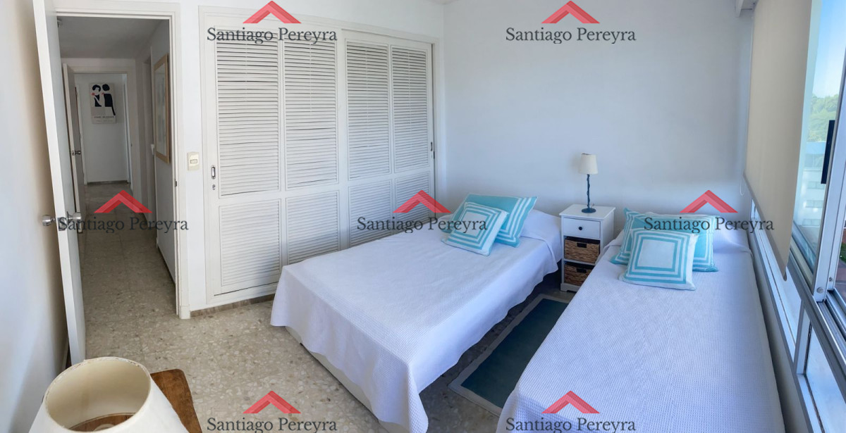 Apartamento ID.15677 - Espectacular apartamento sobre Playa Mansa con hermosa vista al mar