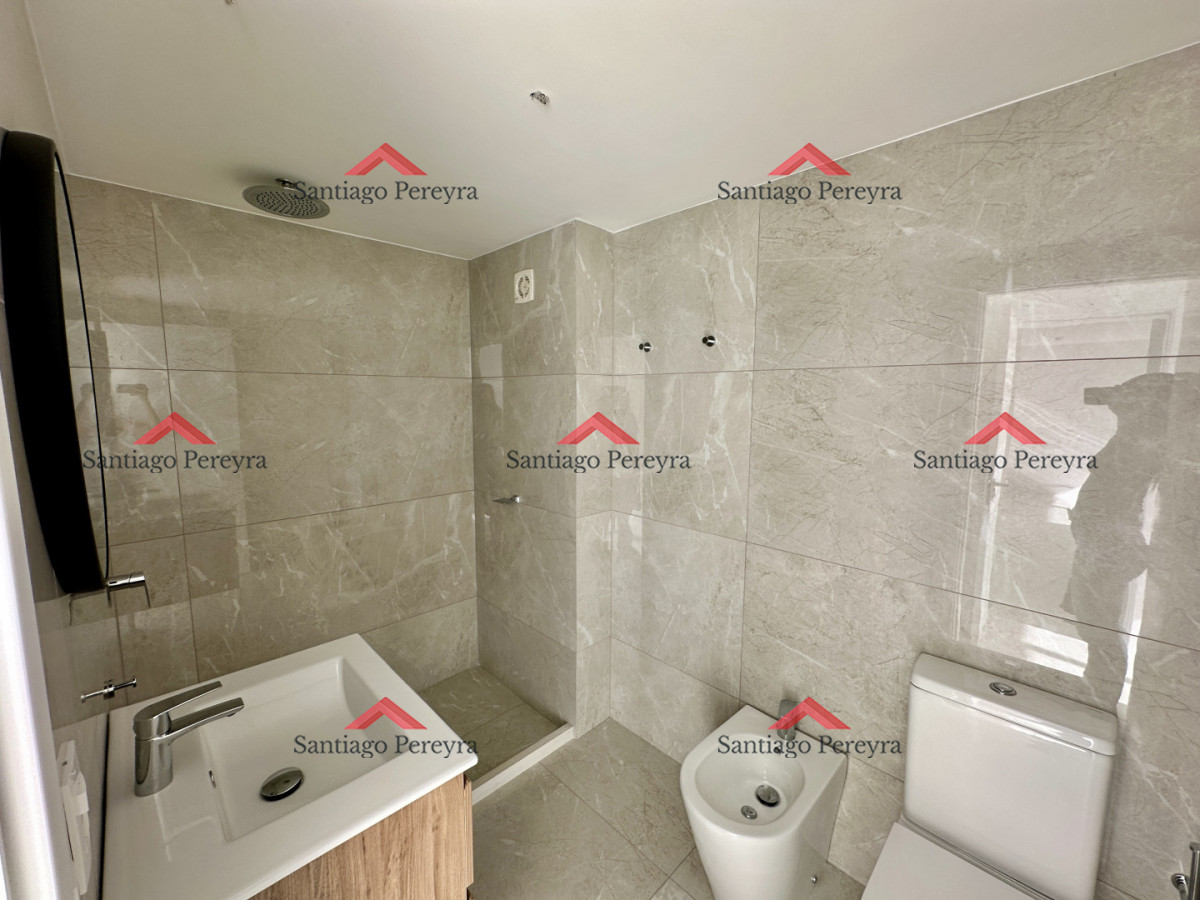 Apartamento ID.17032 - Dos dormitorios y dos baños en venta, zona Shopping Punta