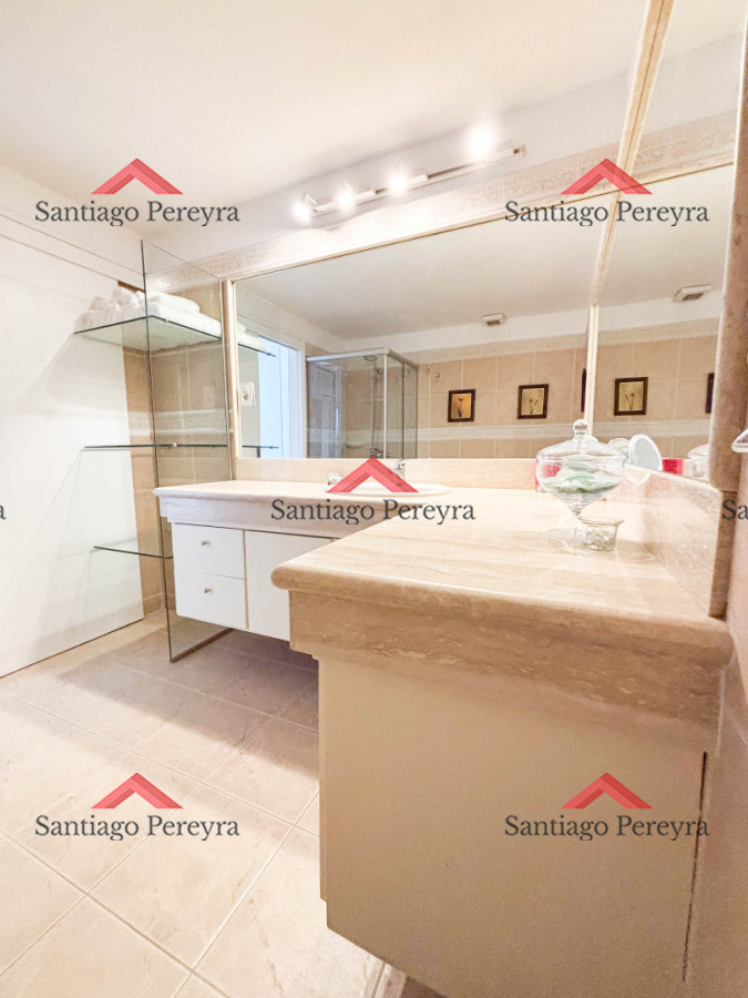 Apartamento ID.6982 - Pent House a una cuadra de la playa mansa con barbacoa propia y tres cocheras 