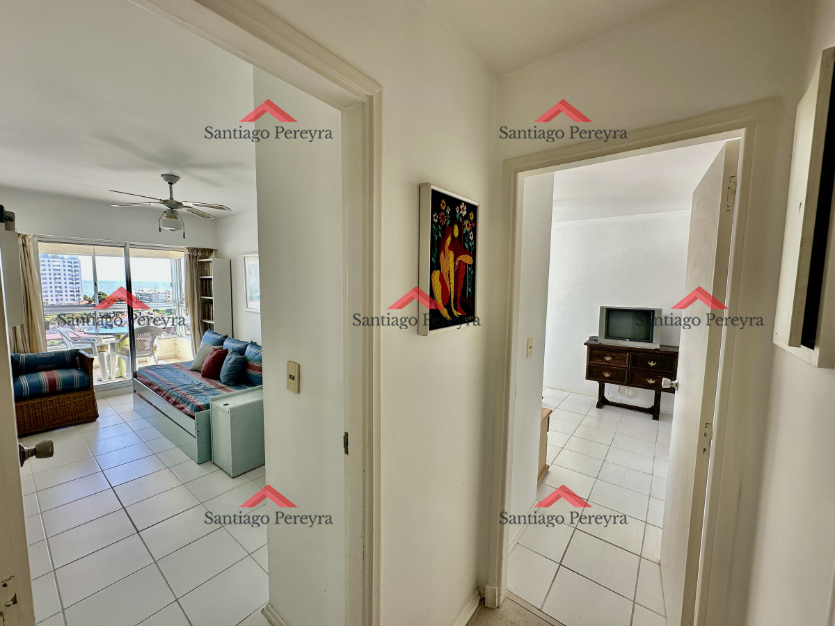 Apartamento ID.1616 - Apartamento de dos dormitorios con vista a playa mansa en venta