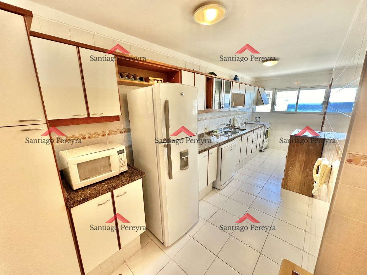 Apartamento ID.2946 - Amplia planta a pasos del mar en Playa Brava