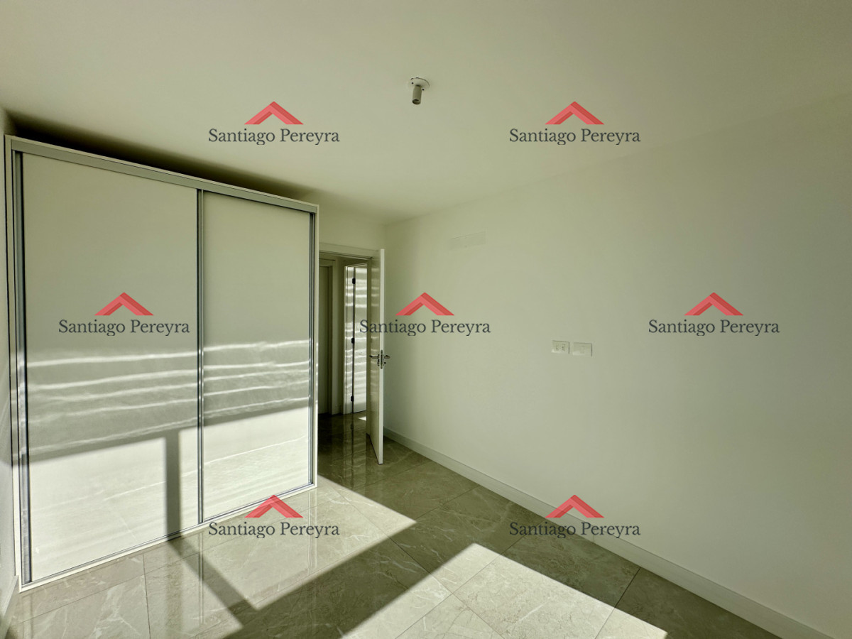 Apartamento ID.17032 - Dos dormitorios y dos baños en venta, zona Shopping Punta
