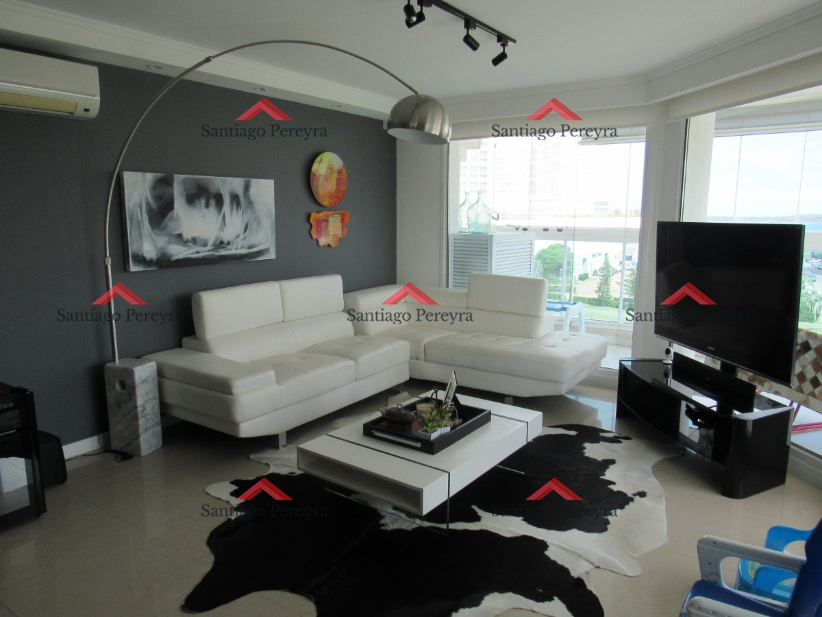 Apartamento ID.6276 - Amplia planta con vista al mar en edificio de primera categoría